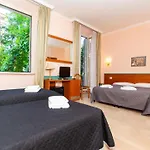 Center 2 Hotel