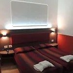 Center 2 Hotel