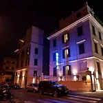 Center 2 Hotel