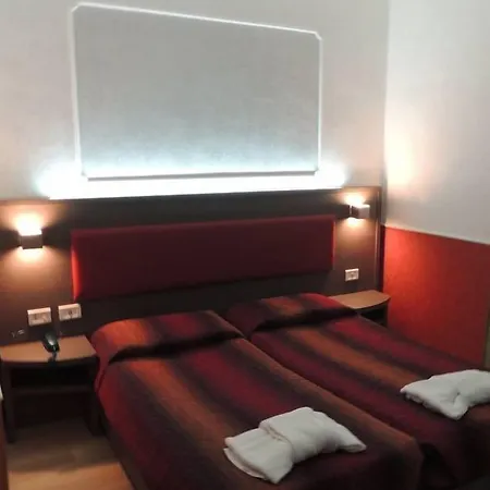 Center 2 Hotel