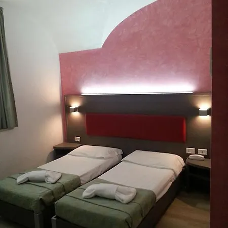 Center 2 Hotell 3*