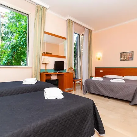 Center 2 Hotell