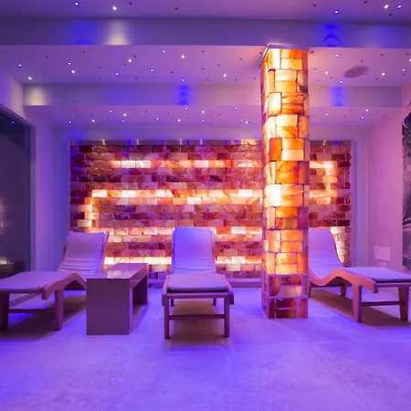 Center 2 Hotell 3*