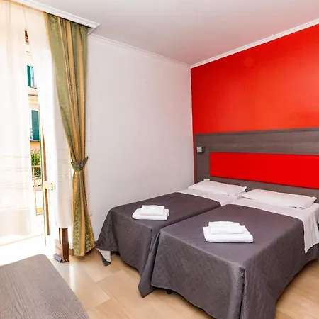 Hotell Center 2 3*