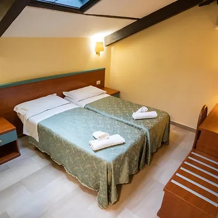 Center 2 Hotell 3*