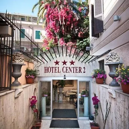 Center 2 فندق 3*