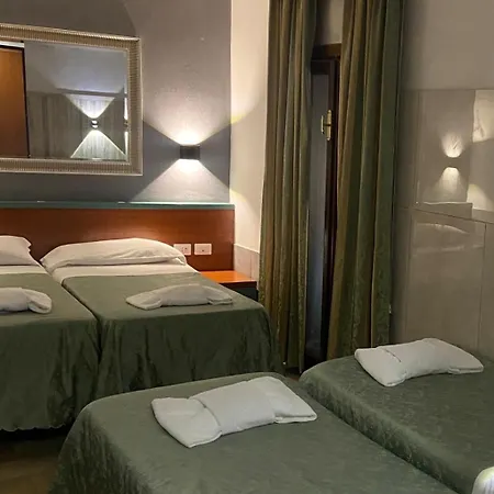 Center 2 فندق