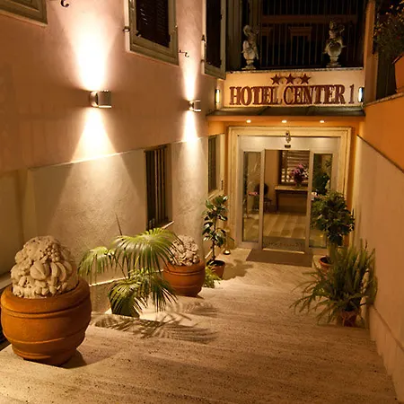 Hotell Center 2 3*