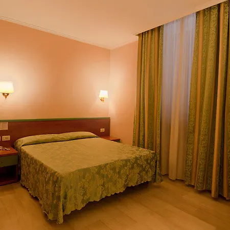 Center 2 Hotell 3*