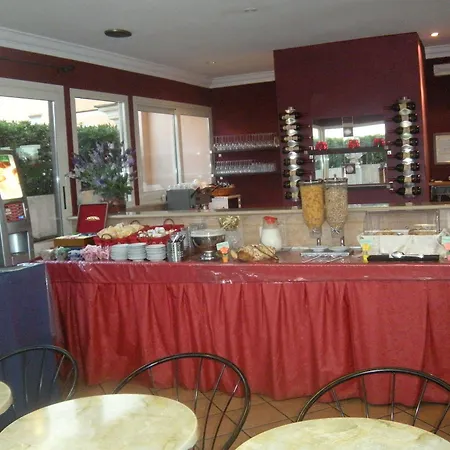 Center 2 Hotell 3*