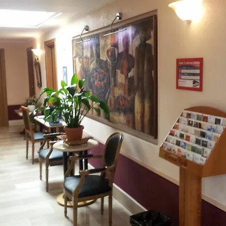 Hotell Center 2 3*