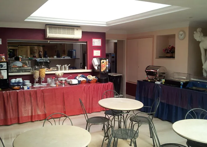 Center 2 3* רומא