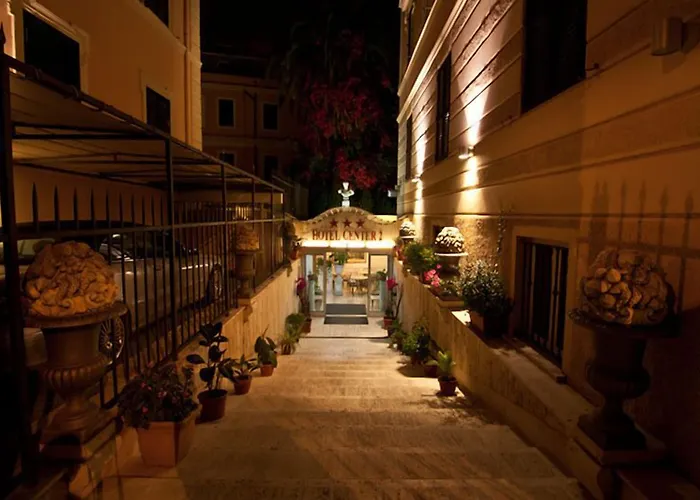 Szálloda Center 2 3*