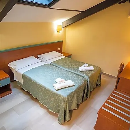 Center 2 Hotel Rome