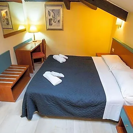 Hotel Center 2 3*