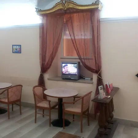 Center 2 Hotel 3*