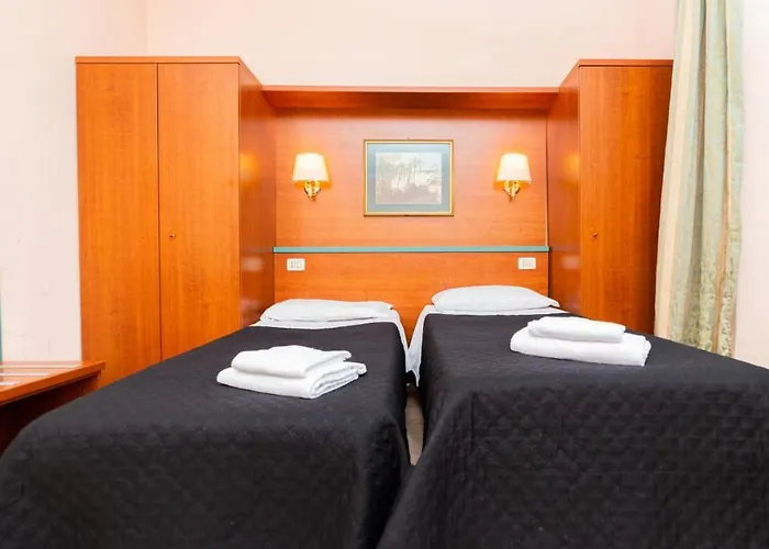 Center 2 מלון רומא