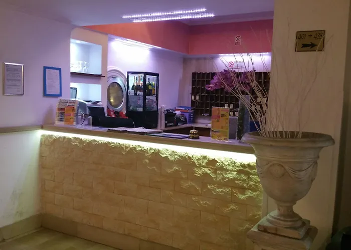 Center 2 מלון 3*