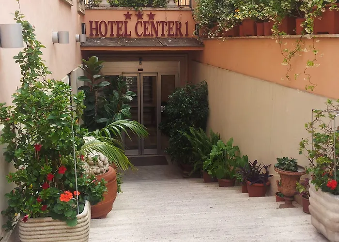 Center 2 מלון 3*